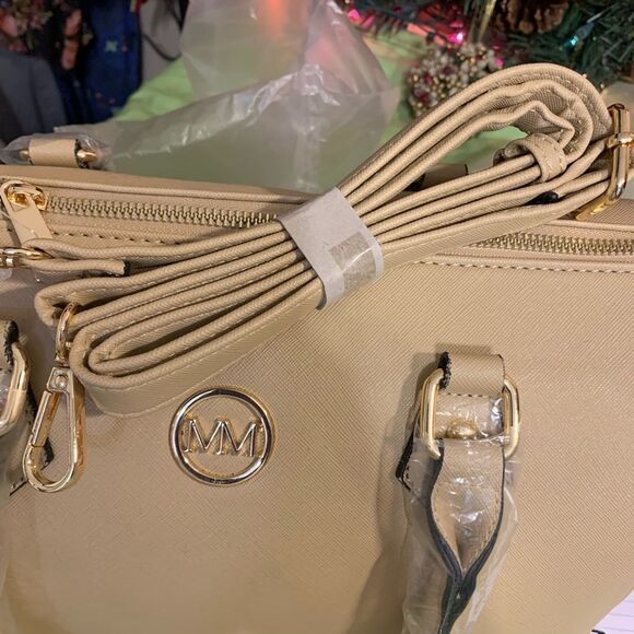 Marilyn Monroe “MM” Nude colored Handbag & Wristlet Set - Picture 2 of 10